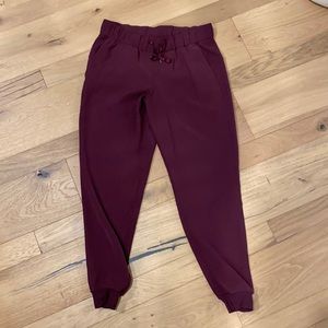Lululemon On the Fly Woven Joggers